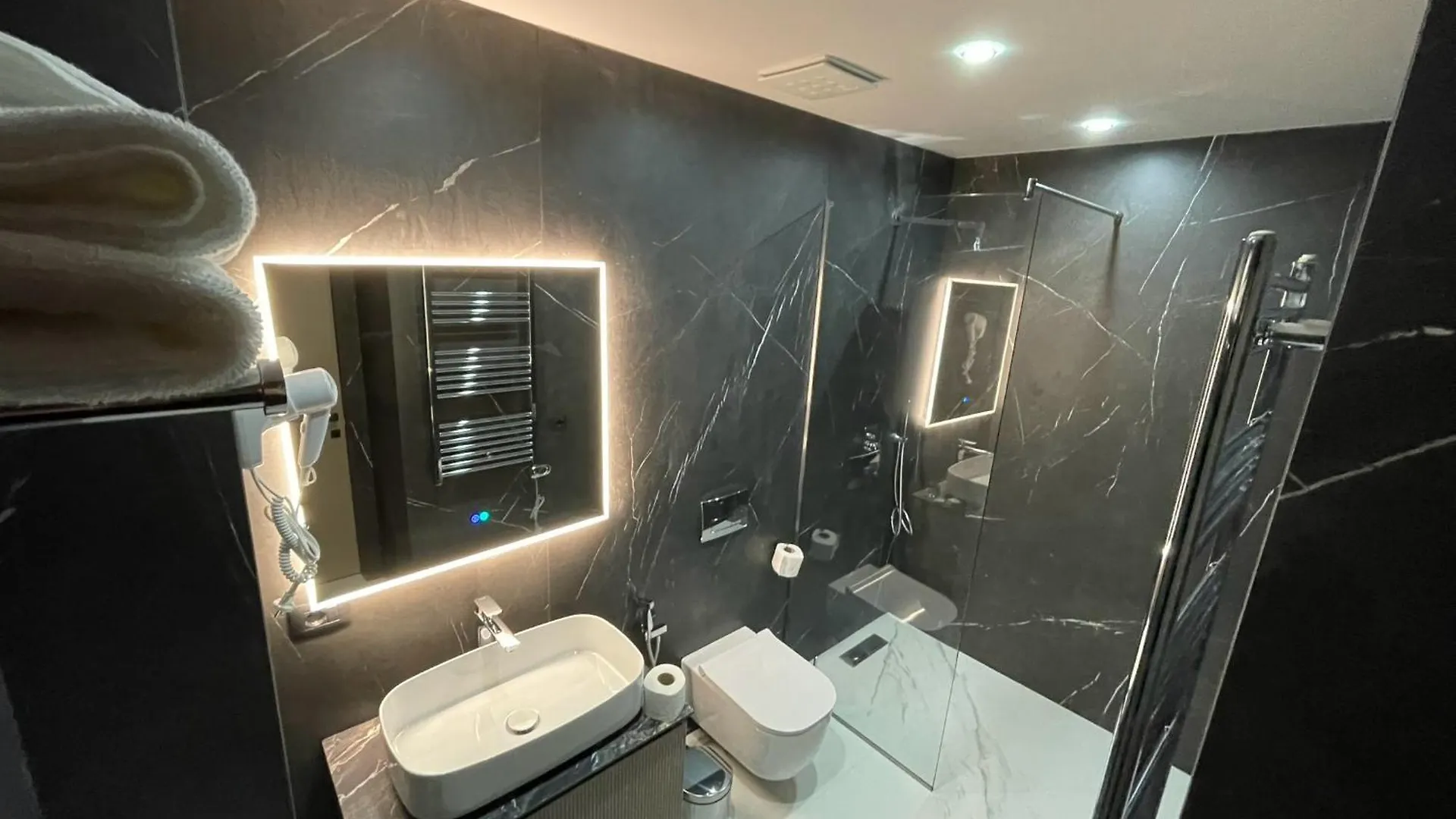 Arbnor Boutique Hotel 地拉那