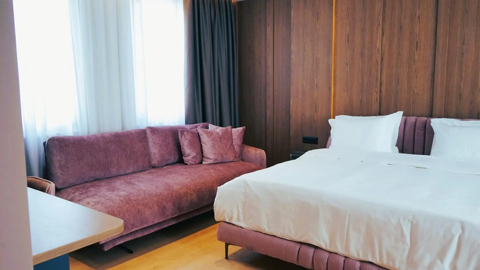 Arbnor Boutique Hotel 地拉那